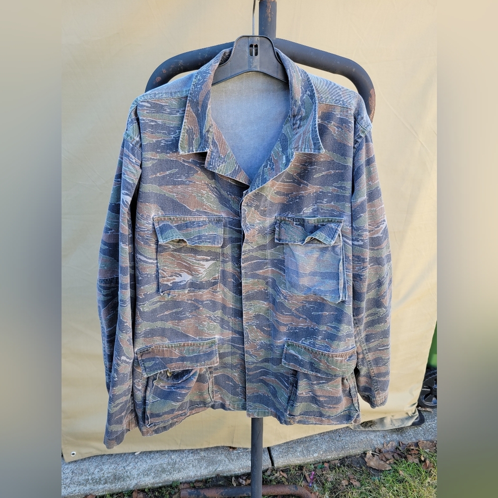 Vintage Tiger Stripe Camo Combat Jacket X-Large-Long